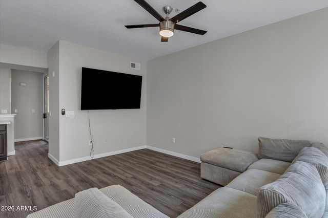 18250 N CAVE CREEK Road 180, Phoenix, AZ 85032