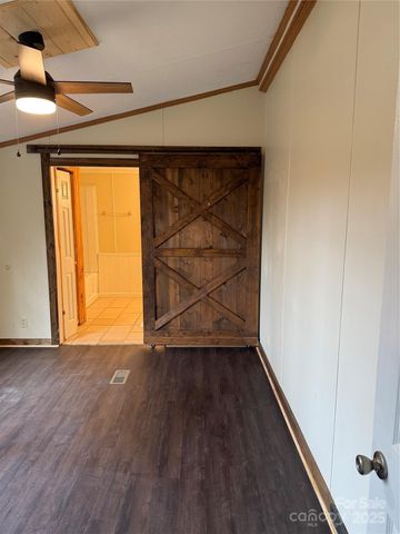 55 Twin Oaks Lane, Spruce Pine, NC 28777