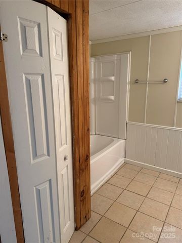 55 Twin Oaks Lane, Spruce Pine, NC 28777