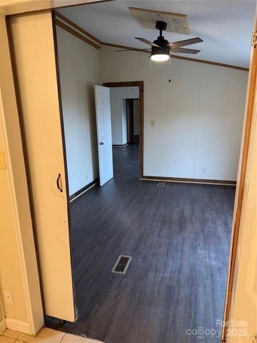 55 Twin Oaks Lane, Spruce Pine, NC 28777