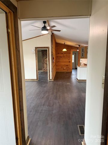 55 Twin Oaks Lane, Spruce Pine, NC 28777