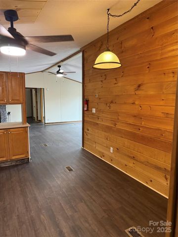 55 Twin Oaks Lane, Spruce Pine, NC 28777