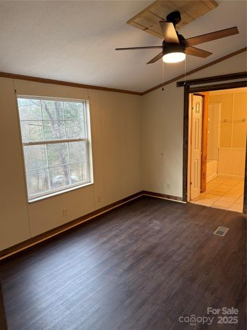 55 Twin Oaks Lane, Spruce Pine, NC 28777