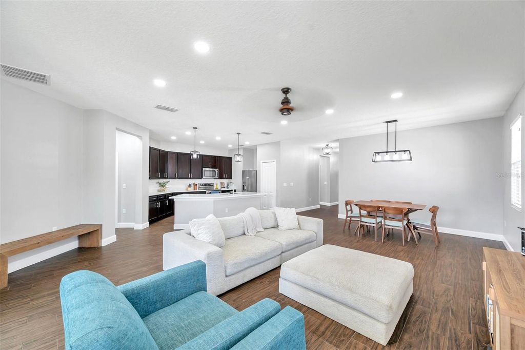 Image 11 of property listing at 7523 TANGLE BROOK BOULEVARD, Gibsonton, FL 33534