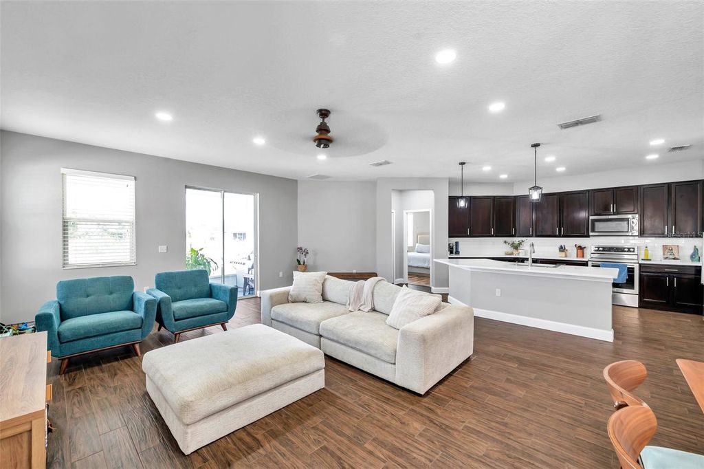 Image 12 of property listing at 7523 TANGLE BROOK BOULEVARD, Gibsonton, FL 33534