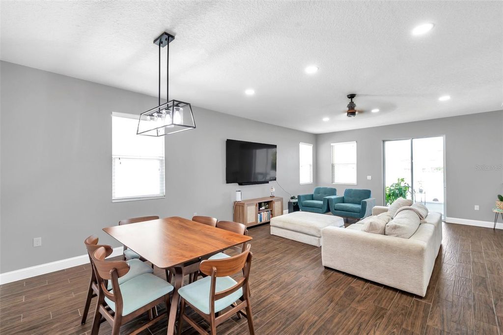 Image 14 of property listing at 7523 TANGLE BROOK BOULEVARD, Gibsonton, FL 33534