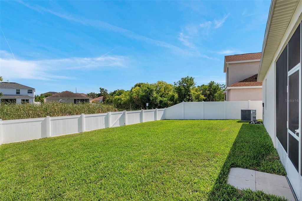 Image 31 of property listing at 7523 TANGLE BROOK BOULEVARD, Gibsonton, FL 33534