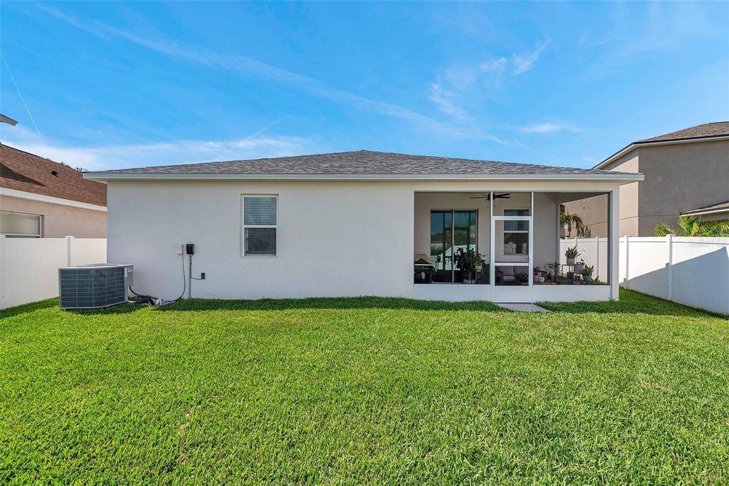 Image 32 of property listing at 7523 TANGLE BROOK BOULEVARD, Gibsonton, FL 33534