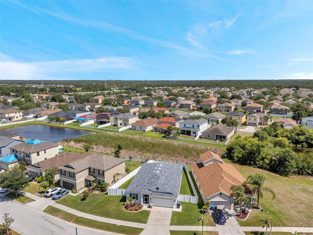 Image 35 of property listing at 7523 TANGLE BROOK BOULEVARD, Gibsonton, FL 33534