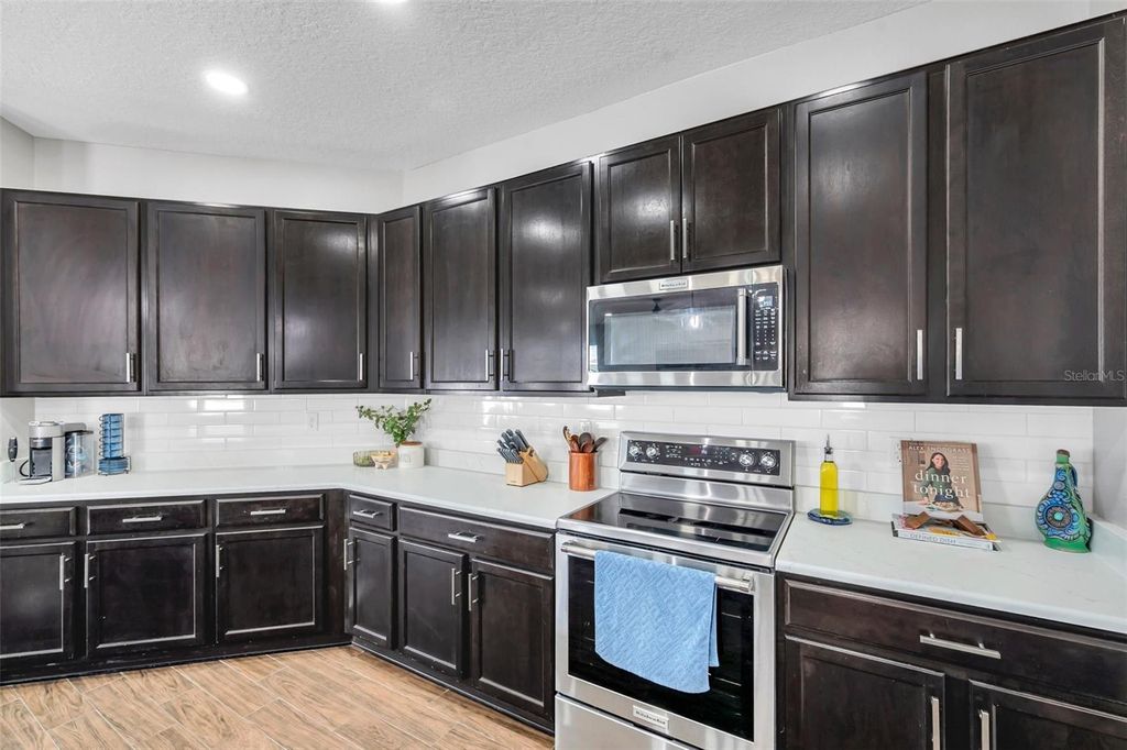 Image 8 of property listing at 7523 TANGLE BROOK BOULEVARD, Gibsonton, FL 33534