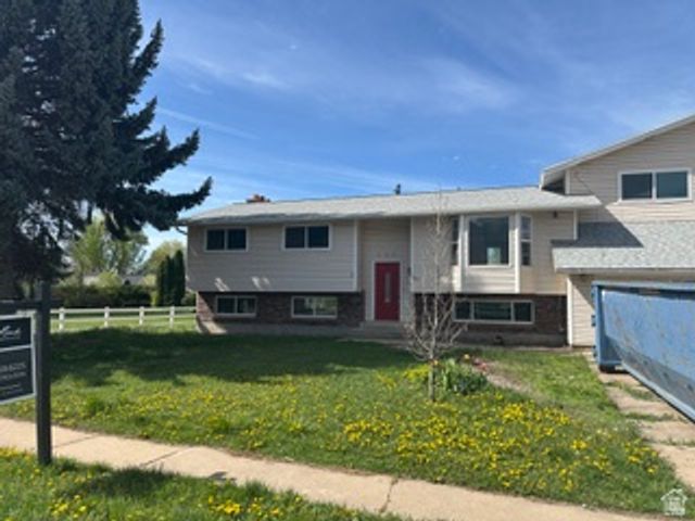 470 S WHITESIDES ST, Layton, UT 84041