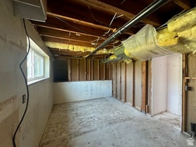 470 S WHITESIDES ST, Layton, UT 84041