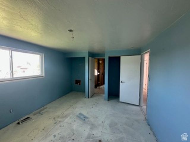 470 S WHITESIDES ST, Layton, UT 84041
