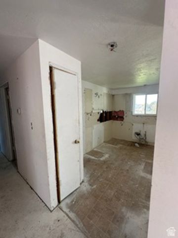 470 S WHITESIDES ST, Layton, UT 84041