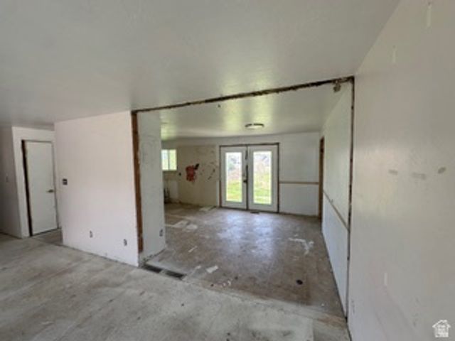 470 S WHITESIDES ST, Layton, UT 84041
