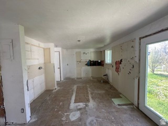 470 S WHITESIDES ST, Layton, UT 84041