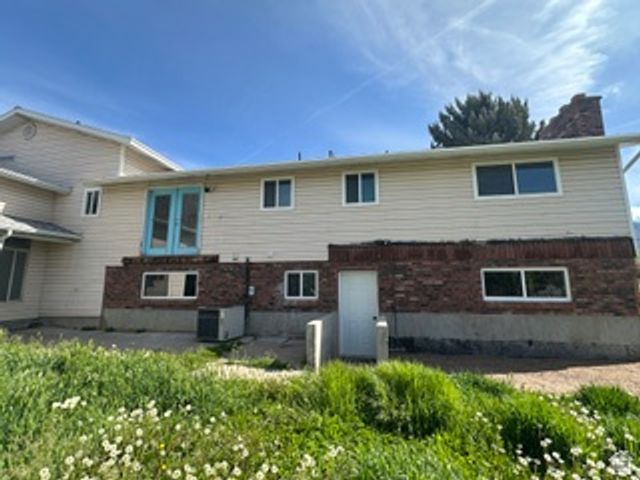 470 S WHITESIDES ST, Layton, UT 84041