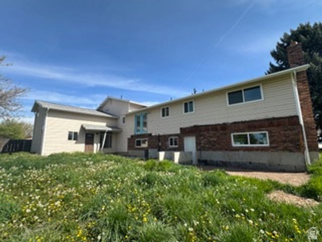 470 S WHITESIDES ST, Layton, UT 84041