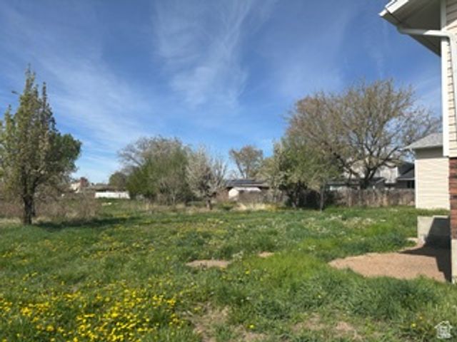 470 S WHITESIDES ST, Layton, UT 84041