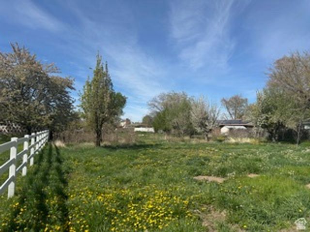 470 S WHITESIDES ST, Layton, UT 84041