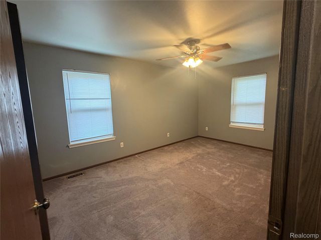 7943 Pontiac Lake Road, Waterford Charter Township, MI 48327