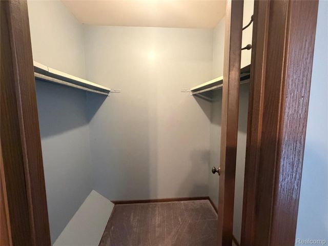 7943 Pontiac Lake Road, Waterford Charter Township, MI 48327