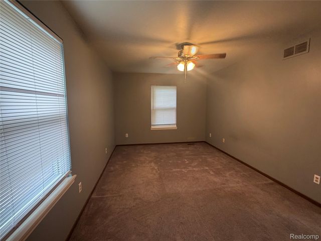 7943 Pontiac Lake Road, Waterford Charter Township, MI 48327