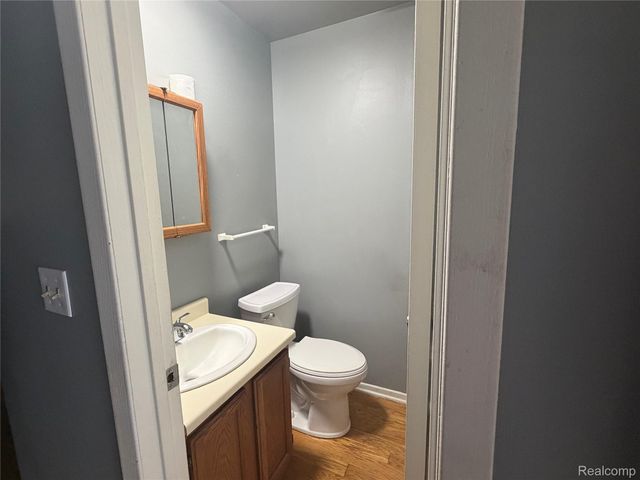 7943 Pontiac Lake Road, Waterford Charter Township, MI 48327