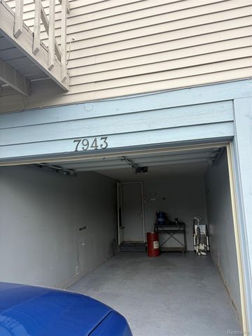 7943 Pontiac Lake Road, Waterford Charter Township, MI 48327