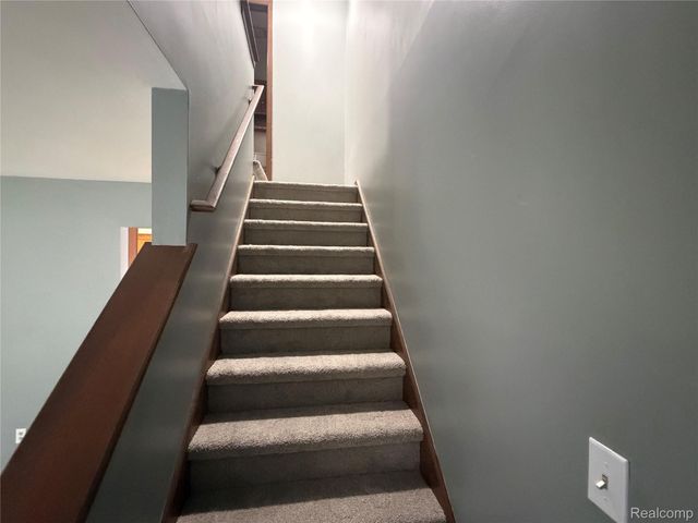 7943 Pontiac Lake Road, Waterford Charter Township, MI 48327