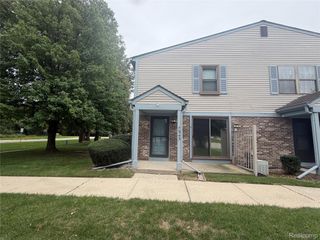 7943 Pontiac Lake Road, Waterford Charter Township, MI 48327