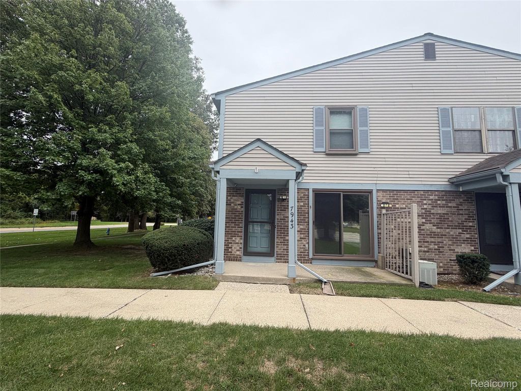 7943 Pontiac Lake Road, Waterford Charter Township, MI 48327
