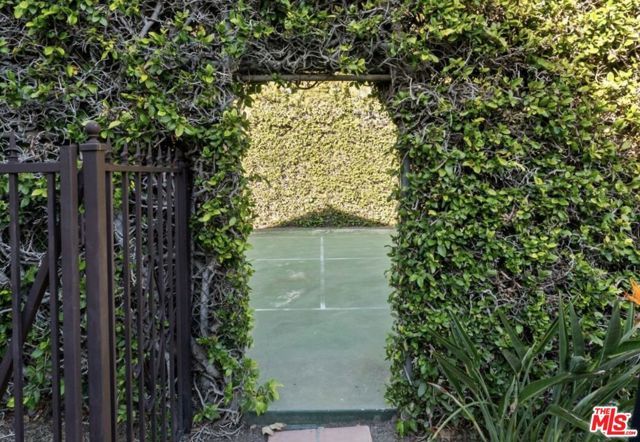 441 S Muirfield Road, Los Angeles, CA 90020