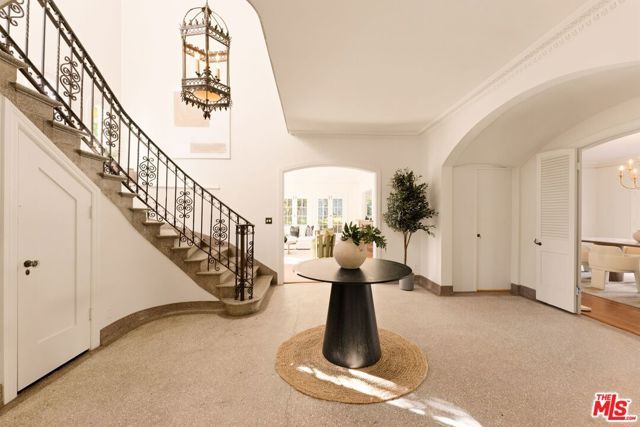 441 S Muirfield Road, Los Angeles, CA 90020