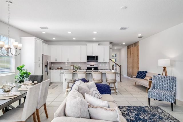 1700 TROPICAL PALMS CIRCLE, Kissimmee, FL 34747