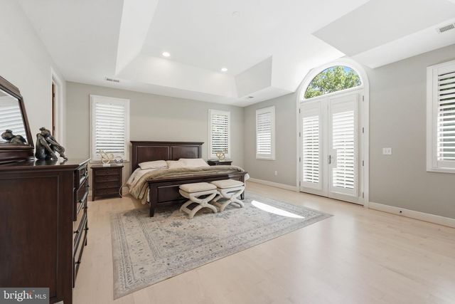 1231 INGLESIDE AVE, Mclean, VA 22101