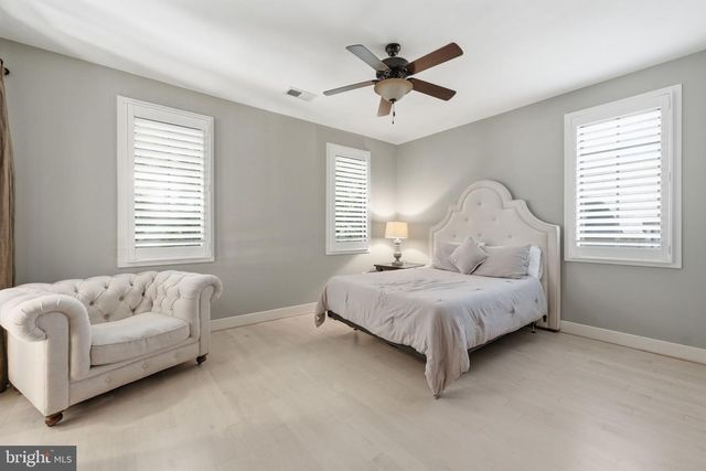 1231 INGLESIDE AVE, Mclean, VA 22101
