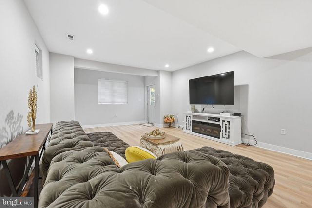 1231 INGLESIDE AVE, Mclean, VA 22101
