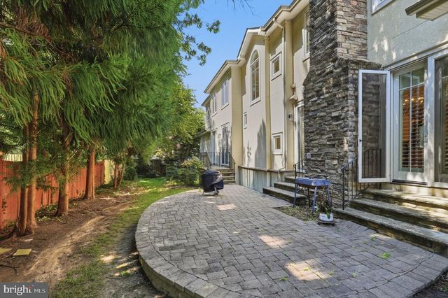 1231 INGLESIDE AVE, Mclean, VA 22101