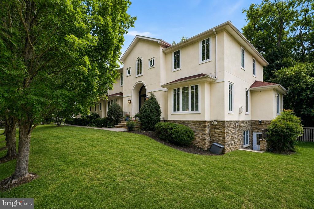 1231 INGLESIDE AVE, Mclean, VA 22101