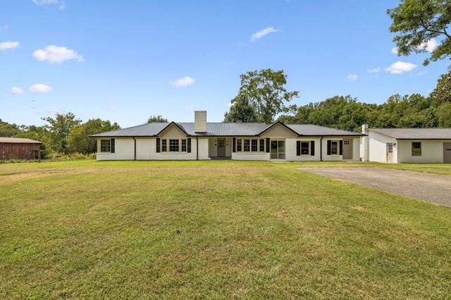 631 Bethany Rd, Red Boiling Springs, TN 37150