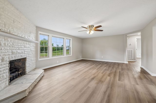 631 Bethany Rd, Red Boiling Springs, TN 37150