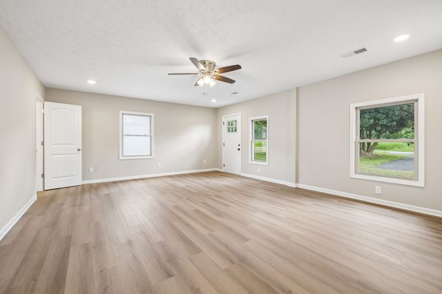 631 Bethany Rd, Red Boiling Springs, TN 37150