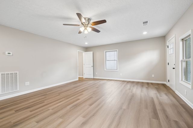 631 Bethany Rd, Red Boiling Springs, TN 37150