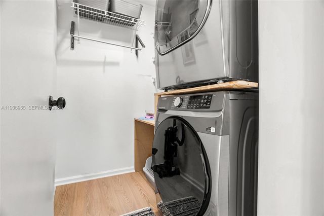 8165 Pelican Harbour Dr, Lake Worth, FL 33467