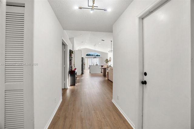 8165 Pelican Harbour Dr, Lake Worth, FL 33467