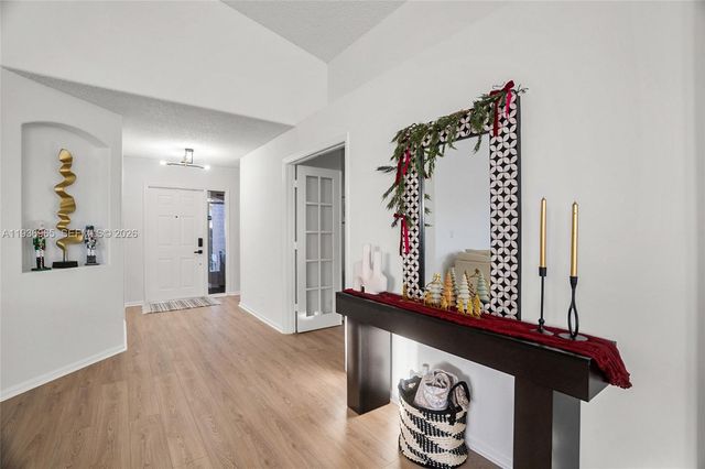 8165 Pelican Harbour Dr, Lake Worth, FL 33467