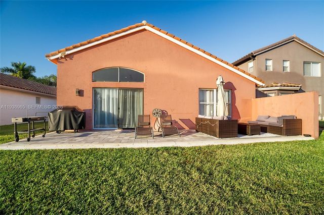 8165 Pelican Harbour Dr, Lake Worth, FL 33467