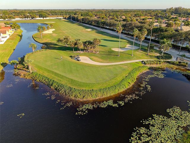 8165 Pelican Harbour Dr, Lake Worth, FL 33467