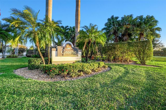 8165 Pelican Harbour Dr, Lake Worth, FL 33467